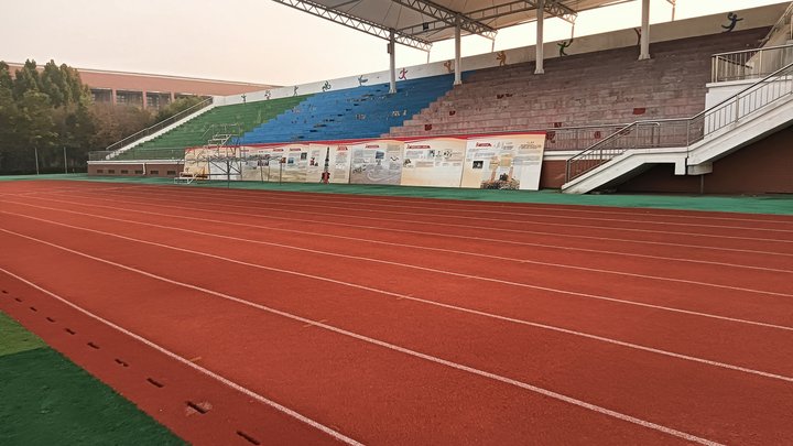 学习弘扬胜利油田精神，丰富拓宽励志教育阵地
